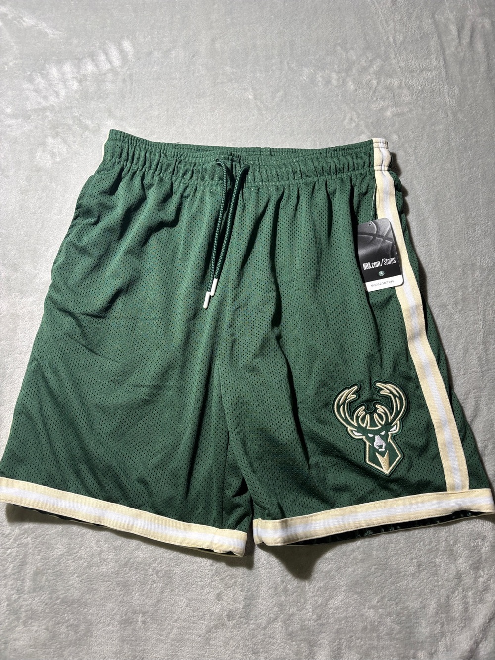 Milwaukee Bucks NBA Ultra Game Mens M Mesh Basketball Shorts NWT Green